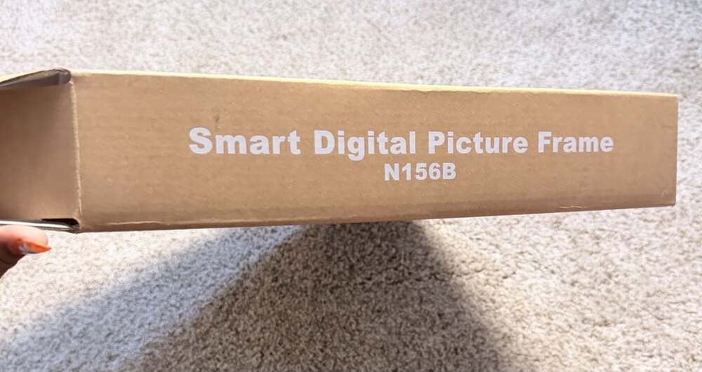 Smart Digital Picture Frame 15.6" - Picture 2 of 4
